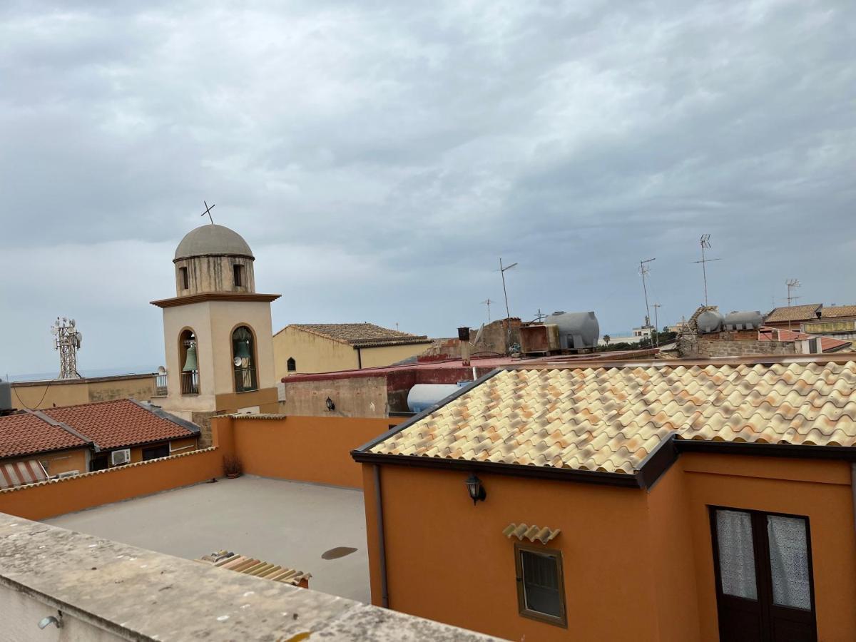 Appartamento Casa Ai Tre Campanili Gela Esterno foto