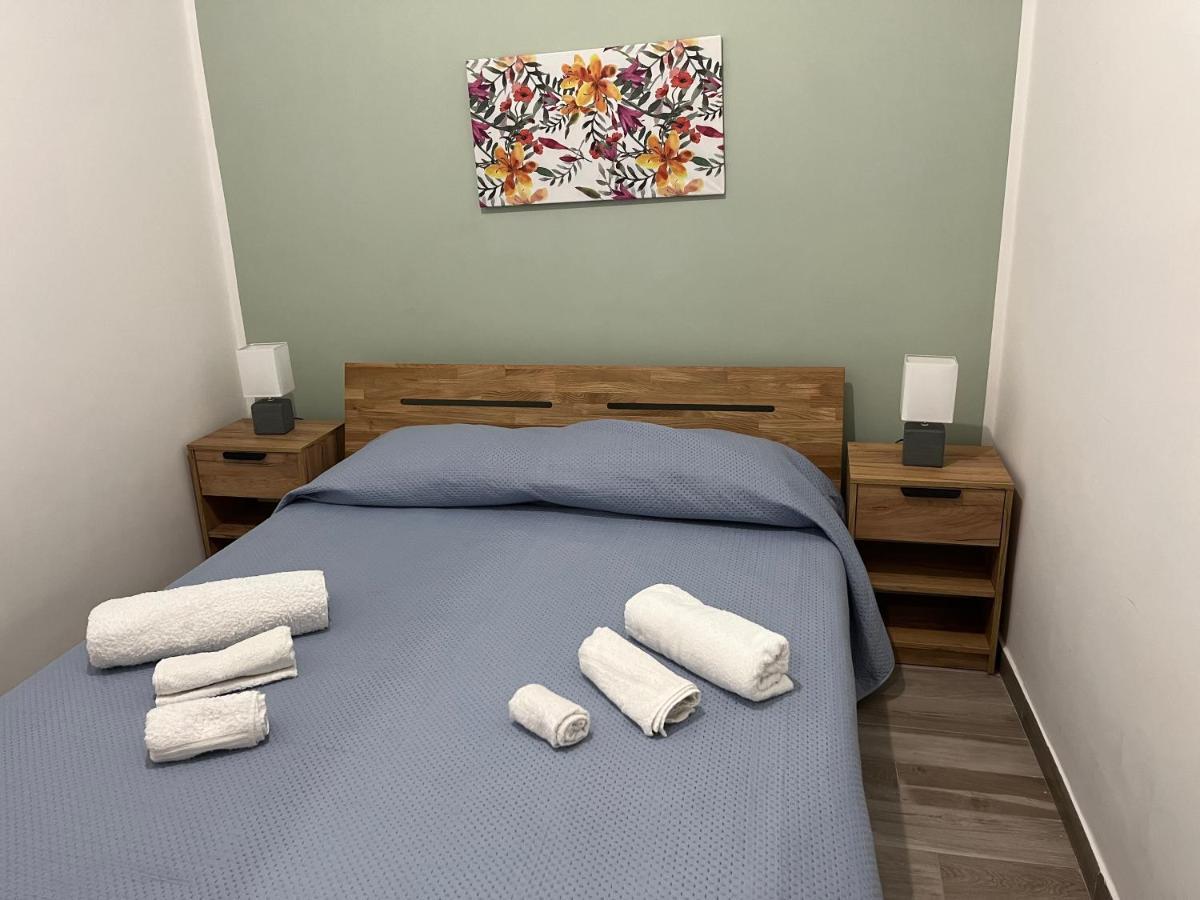 Appartamento Casa Ai Tre Campanili Gela Esterno foto