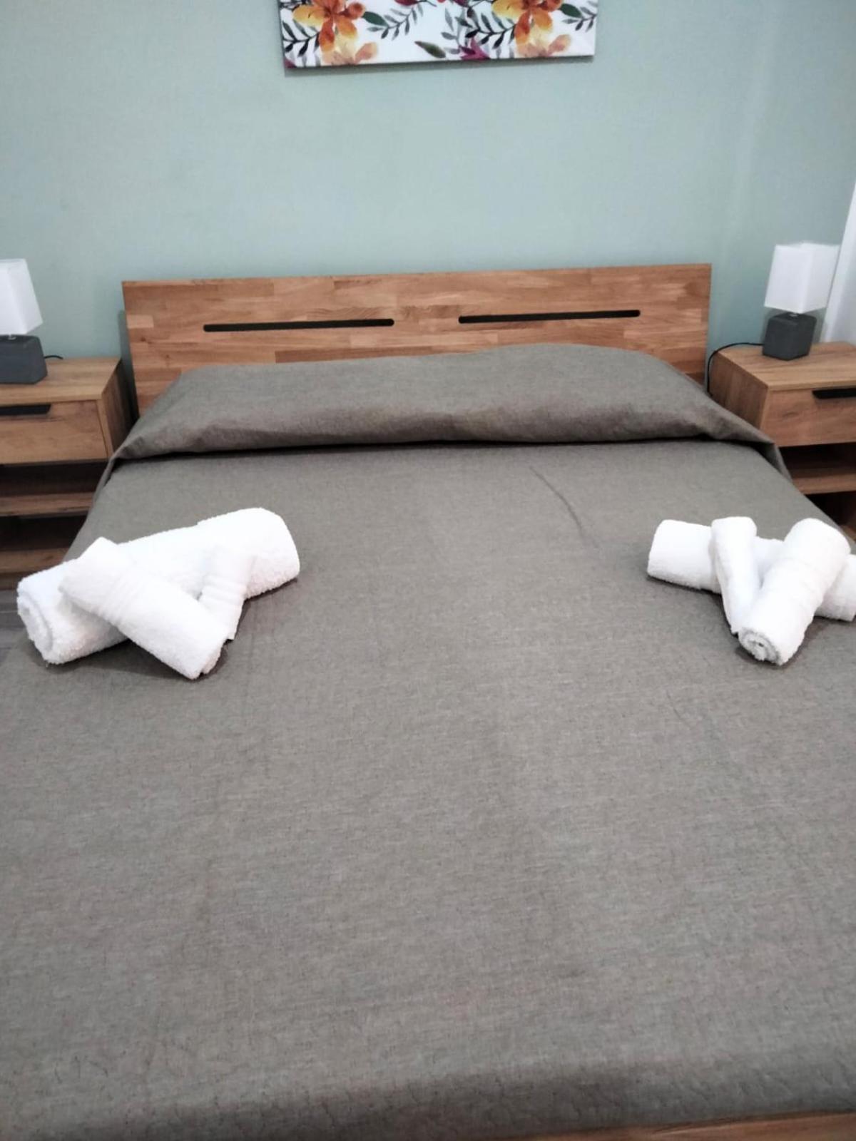 Appartamento Casa Ai Tre Campanili Gela Esterno foto