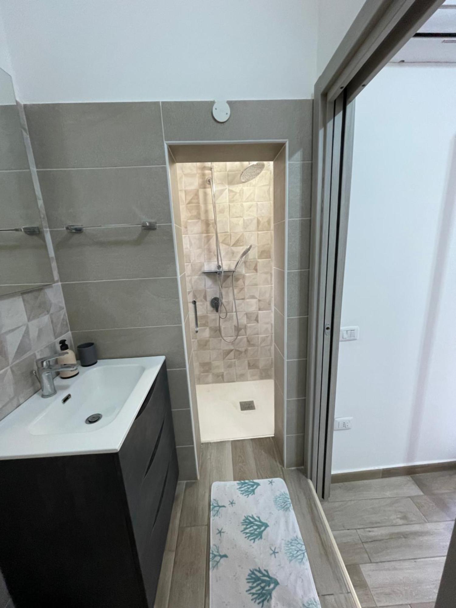 Appartamento Casa Ai Tre Campanili Gela Esterno foto